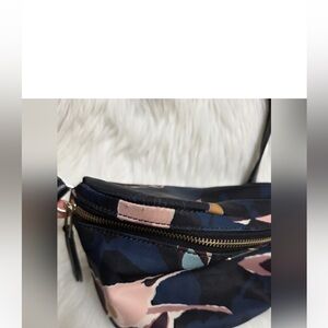 Kate Spade New York Dawn Paper Rose Black Multi Color Floral Belt
Bag EUC